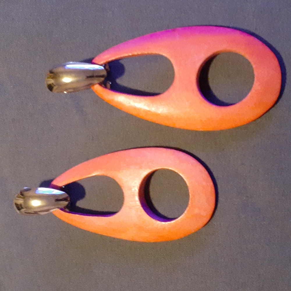 Hot Pink Earrings made of wood / removable top.3" X 1 1/2" (L8 264 B1)